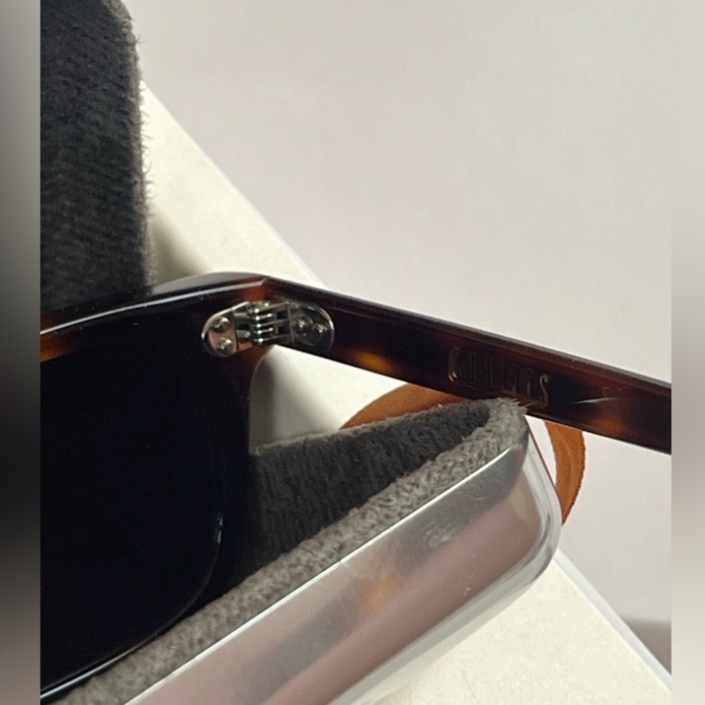 Chic Tortoise Shell Sunglasses - Picture 6 of 7